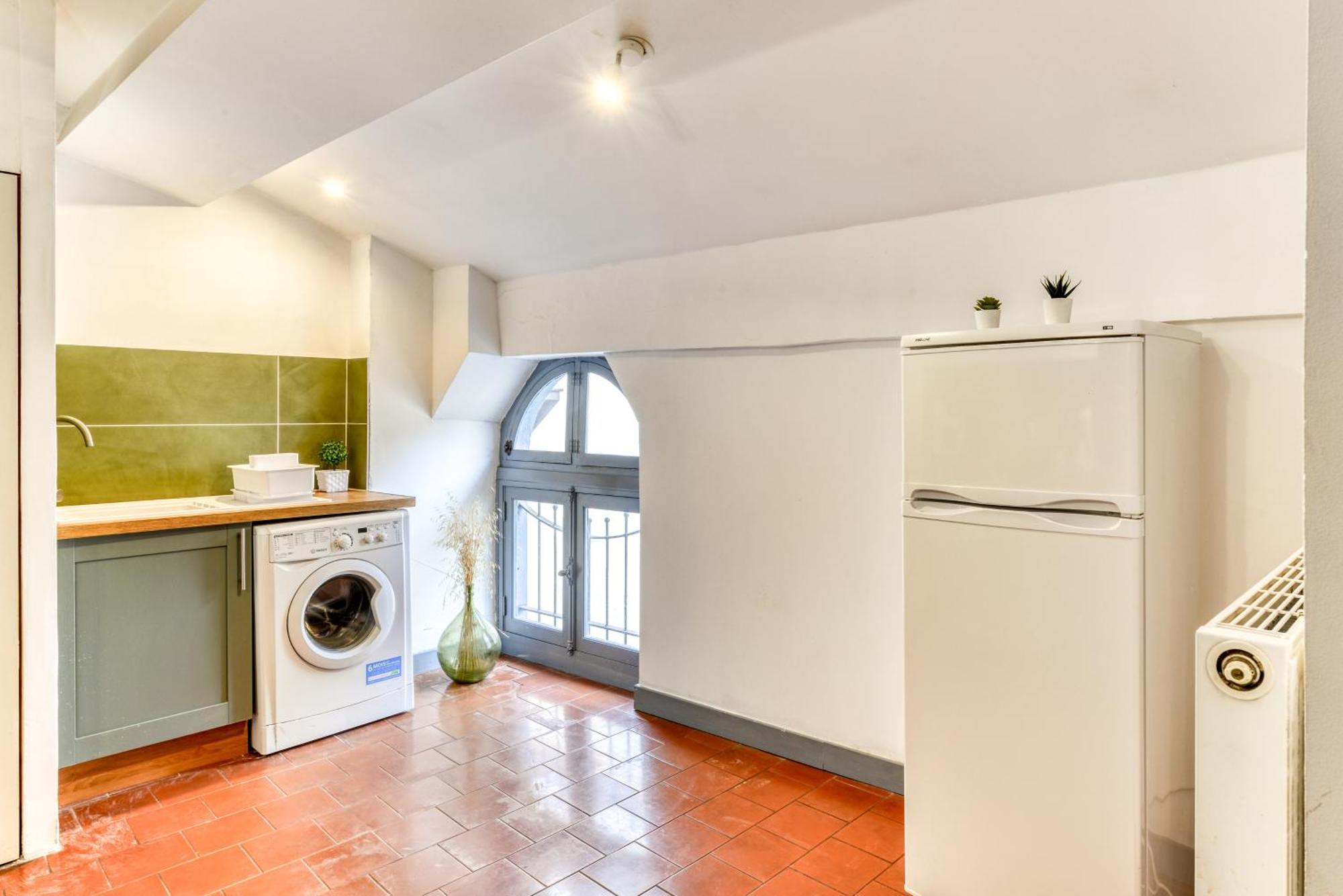 L'Escapade - Parking Gratuit - Wifi - Climatisation - Proche Cite - Tout Equipee Carcassonne Ngoại thất bức ảnh